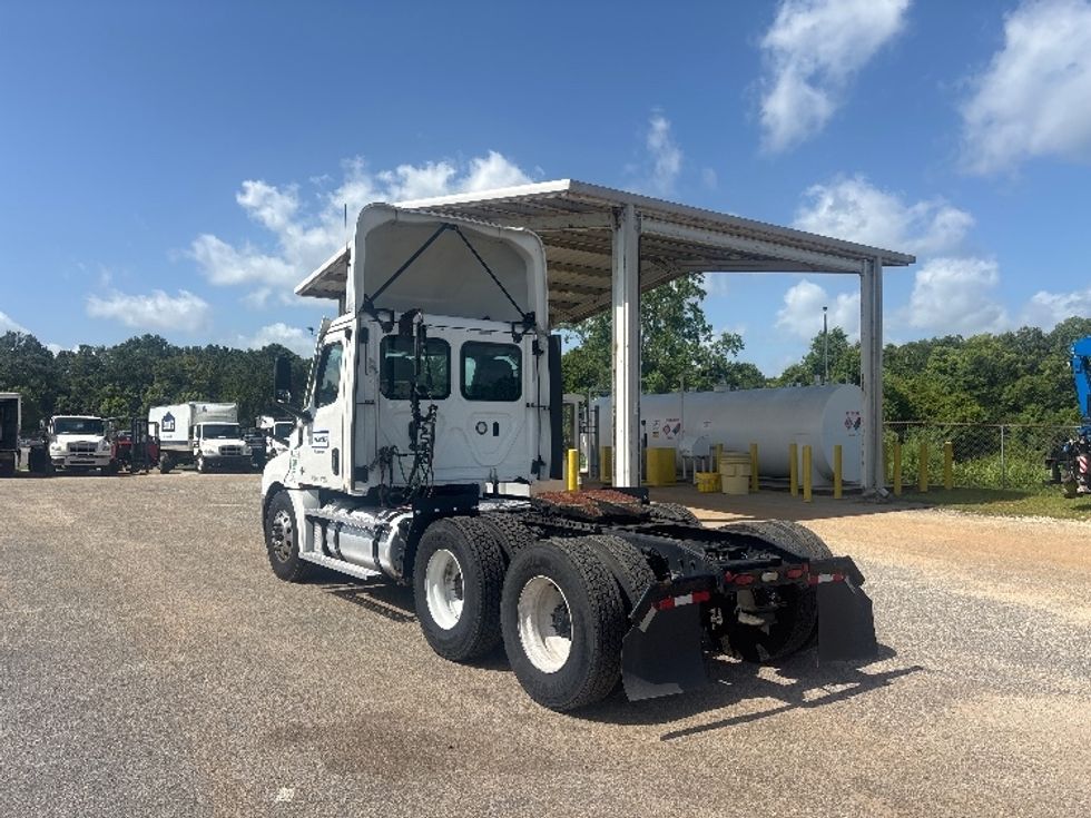 Day Cab Tractor-Heavy Duty Tractors-Freightliner-2021-T12664ST-Pensacola-FL-686,596\n\t\tmiles-$ 29,500 - Image 5