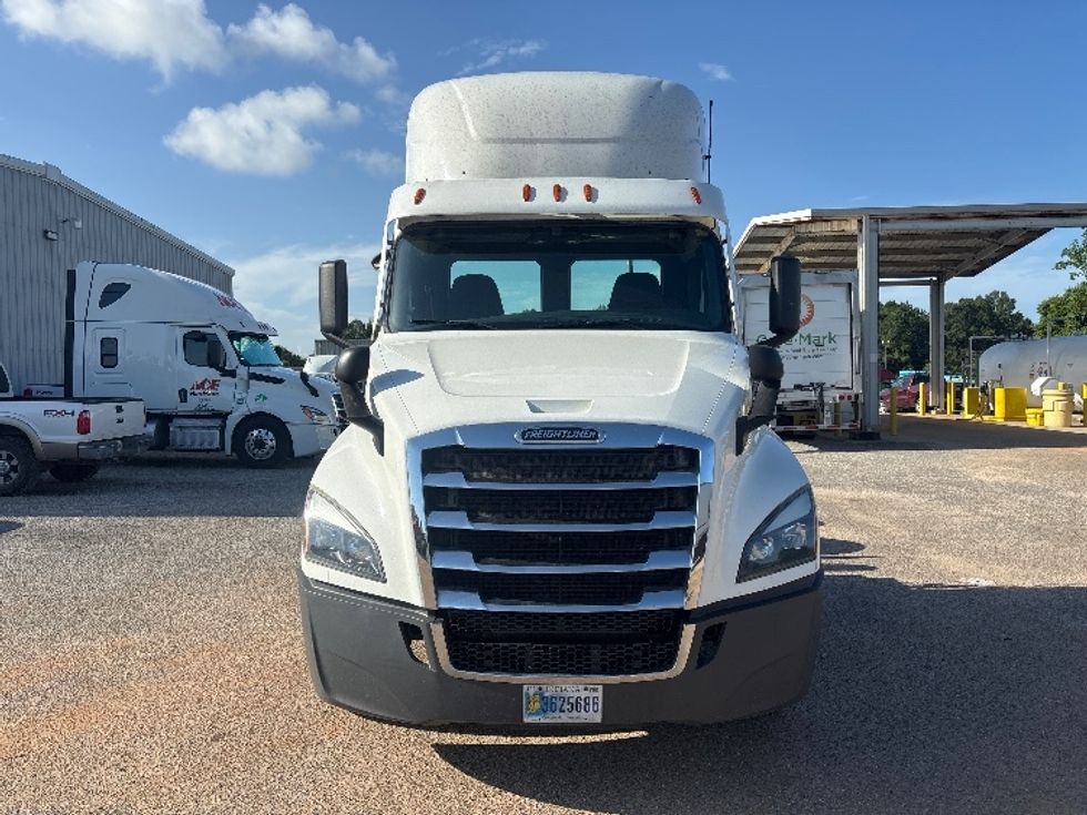 Day Cab Tractor-Heavy Duty Tractors-Freightliner-2021-T12664ST-Pensacola-FL-693,893\n\t\tmiles-$ 28,750 - Image 2