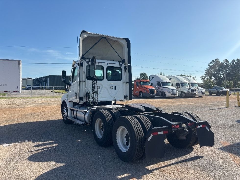Day Cab Tractor-Heavy Duty Tractors-Freightliner-2021-T12664ST-Pensacola-FL-693,893\n\t\tmiles-$ 28,750 - Image 5