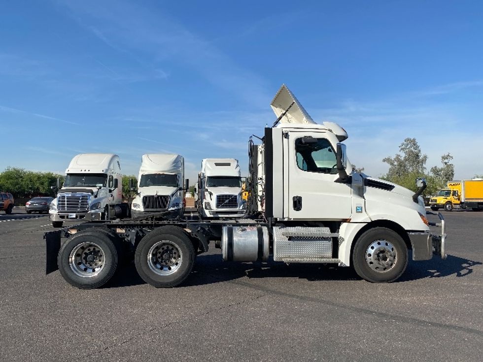 Day Cab Tractor-Heavy Duty Tractors-Freightliner-2021-T12664ST-Phoenix-AZ-422,310\n\t\tmiles-$ 64,000 - Image 8