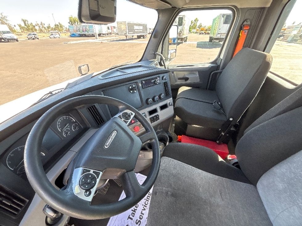 Day Cab Tractor-Heavy Duty Tractors-Freightliner-2021-T12664ST-Phoenix-AZ-670,133\n\t\tmiles-$ 33,250 - Image 10