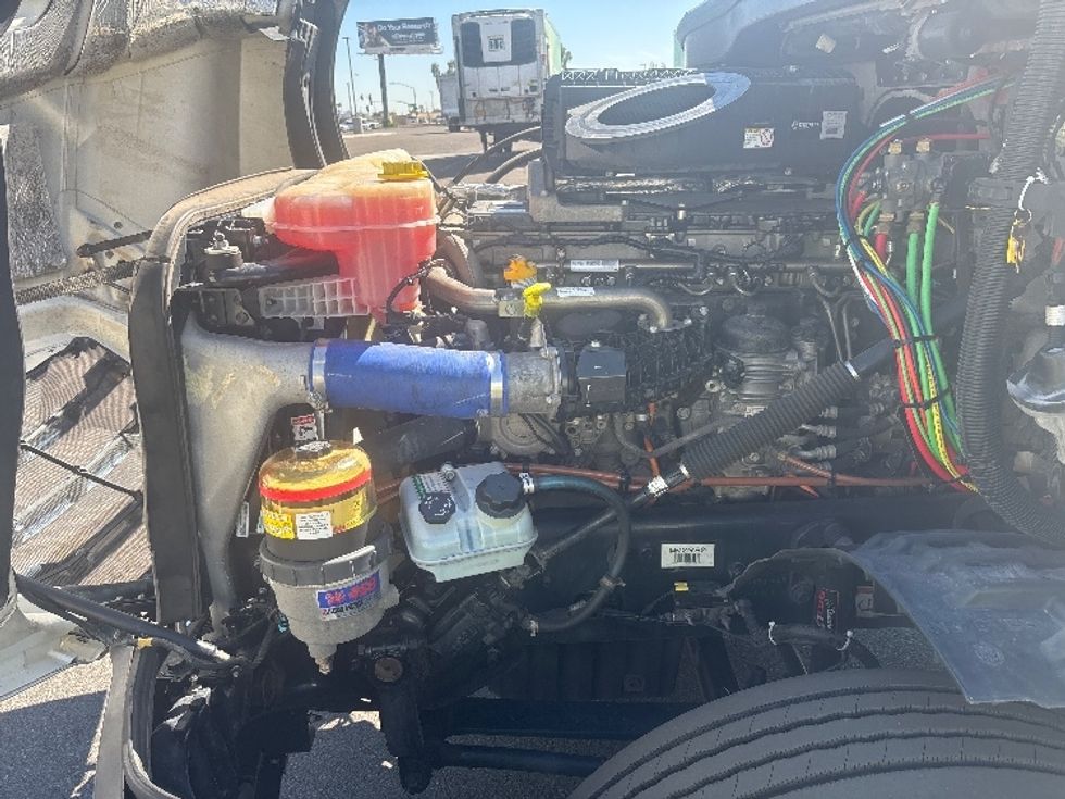 Day Cab Tractor-Heavy Duty Tractors-Freightliner-2021-T12664ST-Phoenix-AZ-670,133\n\t\tmiles-$ 33,250 - Image 16