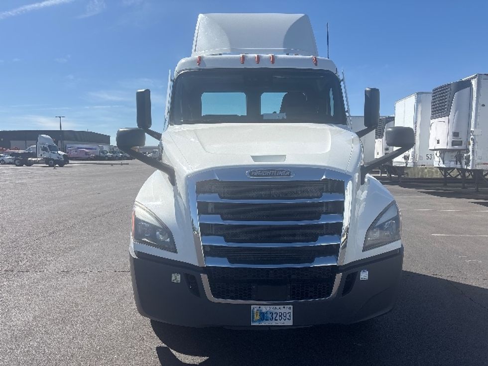 Day Cab Tractor-Heavy Duty Tractors-Freightliner-2021-T12664ST-Phoenix-AZ-670,133\n\t\tmiles-$ 33,250 - Image 2