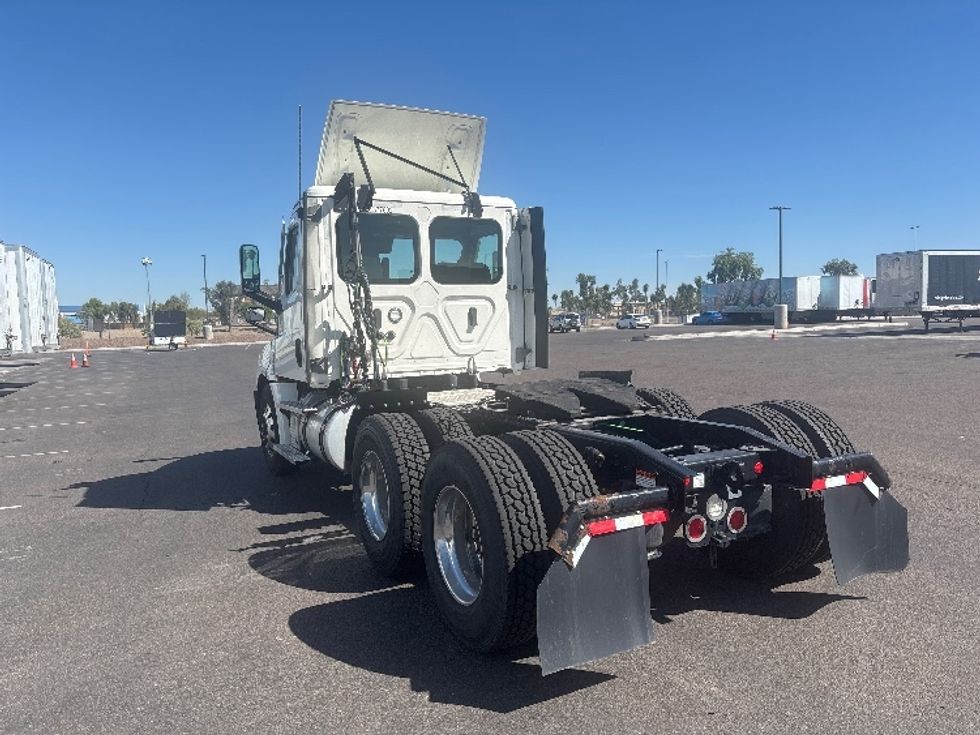 Day Cab Tractor-Heavy Duty Tractors-Freightliner-2021-T12664ST-Phoenix-AZ-670,133\n\t\tmiles-$ 33,250 - Image 5