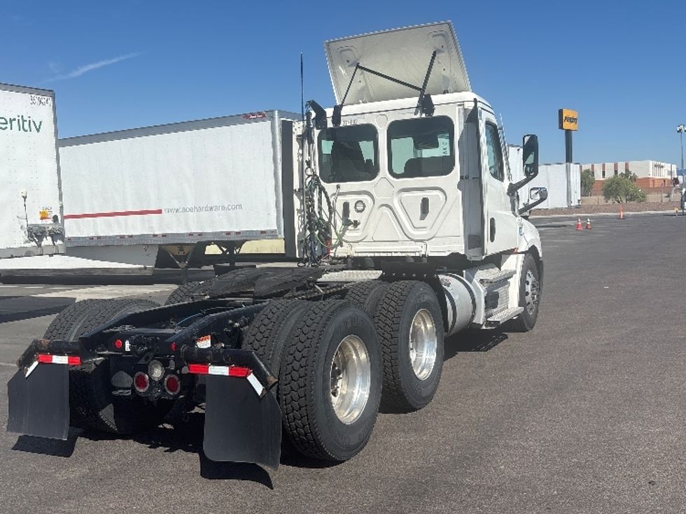 Day Cab Tractor-Heavy Duty Tractors-Freightliner-2021-T12664ST-Phoenix-AZ-670,133\n\t\tmiles-$ 33,250 - Image 7