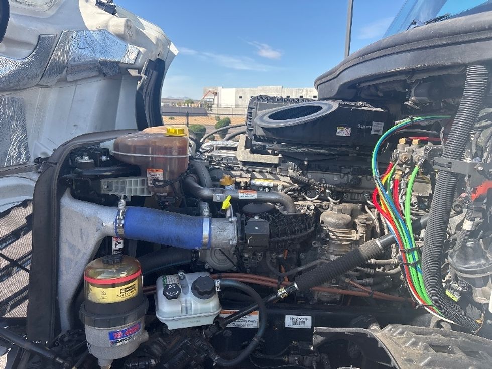 Day Cab Tractor-Heavy Duty Tractors-Freightliner-2021-T12664ST-Phoenix-AZ-783,611\n\t\tmiles-$ 31,000 - Image 16