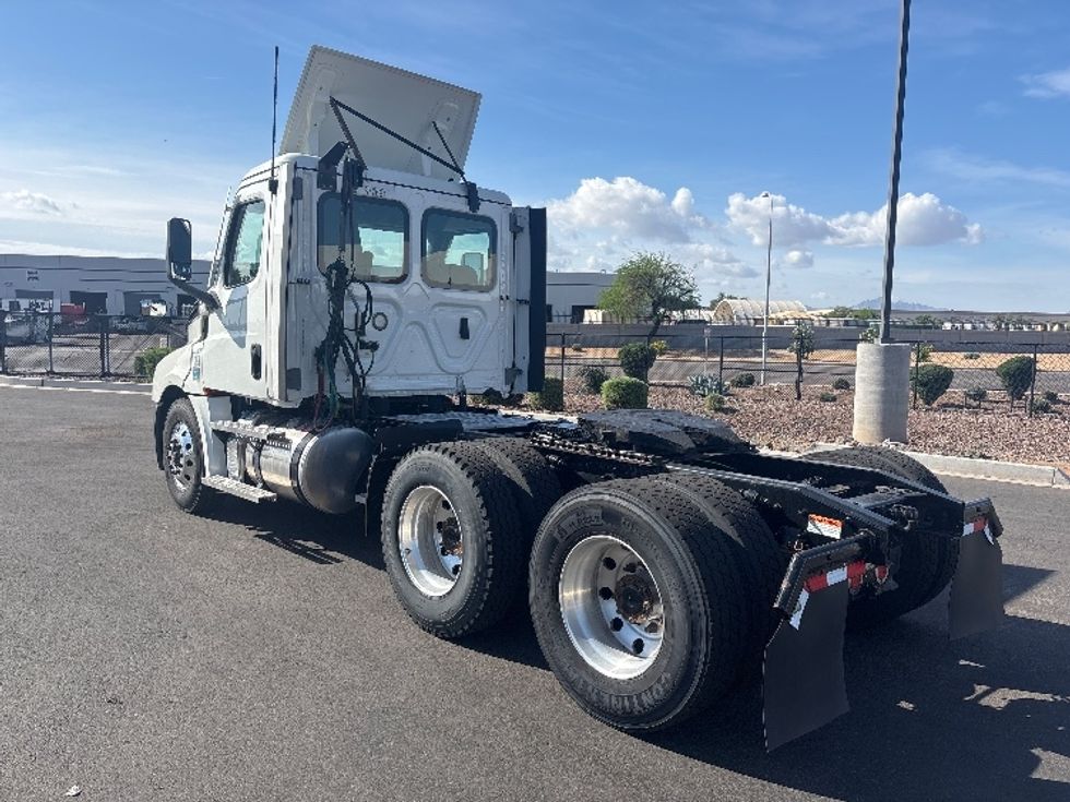 Day Cab Tractor-Heavy Duty Tractors-Freightliner-2021-T12664ST-Phoenix-AZ-783,611\n\t\tmiles-$ 31,000 - Image 5