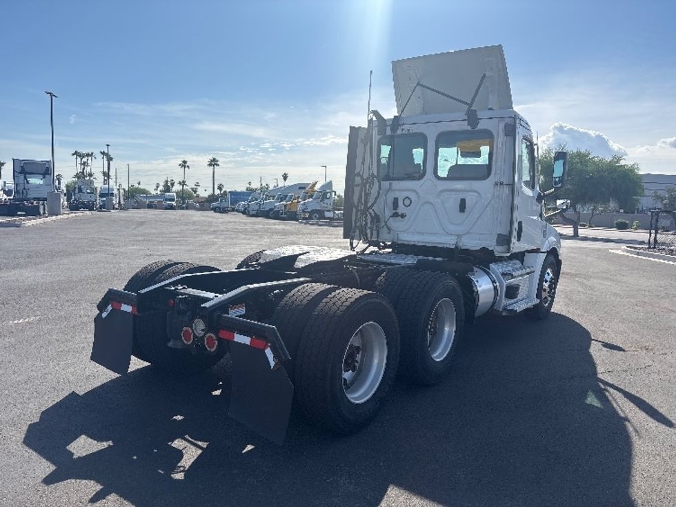 Day Cab Tractor-Heavy Duty Tractors-Freightliner-2021-T12664ST-Phoenix-AZ-783,611\n\t\tmiles-$ 31,000 - Image 7