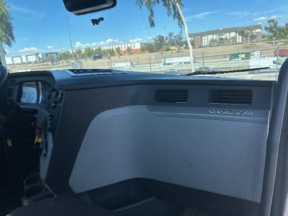 Day Cab Tractor-Heavy Duty Tractors-Freightliner-2021-T12664ST-Phoenix-AZ-827,863\n\t\tmiles-$ 29,000 - Image 13