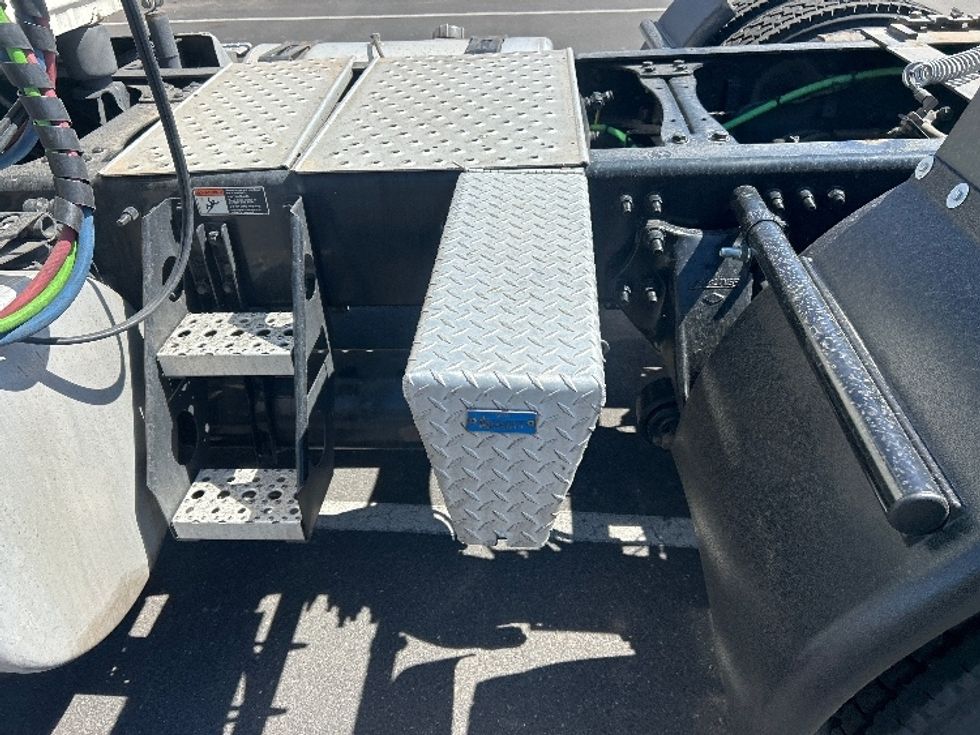 Day Cab Tractor-Heavy Duty Tractors-Freightliner-2021-T12664ST-Phoenix-AZ-827,863\n\t\tmiles-$ 29,000 - Image 17