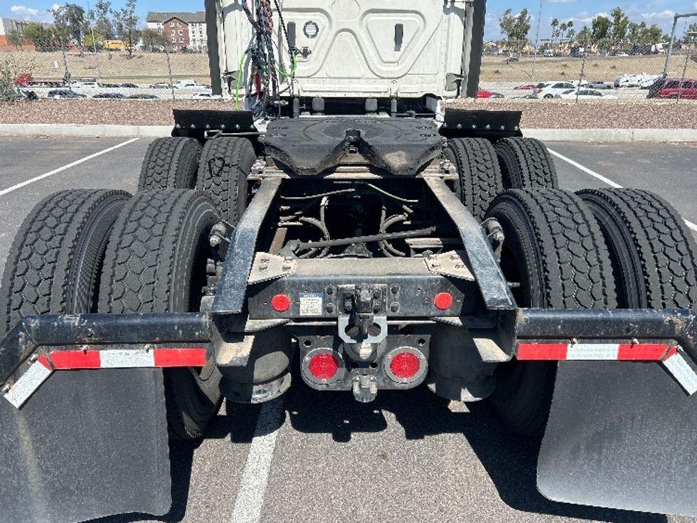 Day Cab Tractor-Heavy Duty Tractors-Freightliner-2021-T12664ST-Phoenix-AZ-827,863\n\t\tmiles-$ 29,000 - Image 6