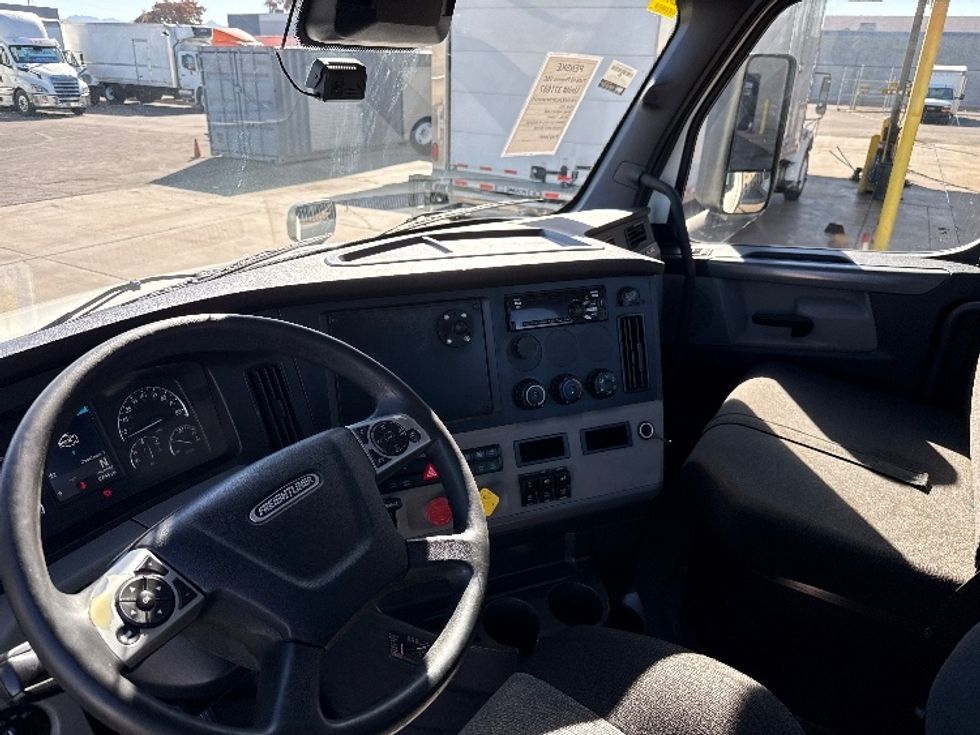 Day Cab Tractor-Heavy Duty Tractors-Freightliner-2021-T12664ST-Phoenix-AZ-827,885\n\t\tmiles-$ 30,000 - Image 10