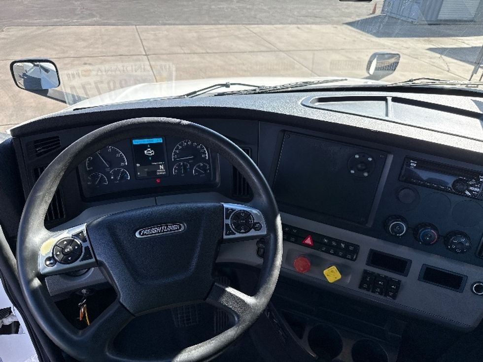 Day Cab Tractor-Heavy Duty Tractors-Freightliner-2021-T12664ST-Phoenix-AZ-827,885\n\t\tmiles-$ 30,000 - Image 11