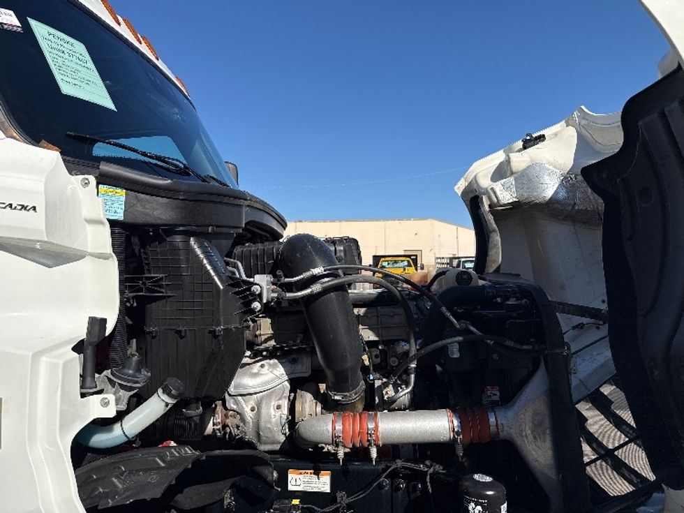 Day Cab Tractor-Heavy Duty Tractors-Freightliner-2021-T12664ST-Phoenix-AZ-827,885\n\t\tmiles-$ 30,000 - Image 15