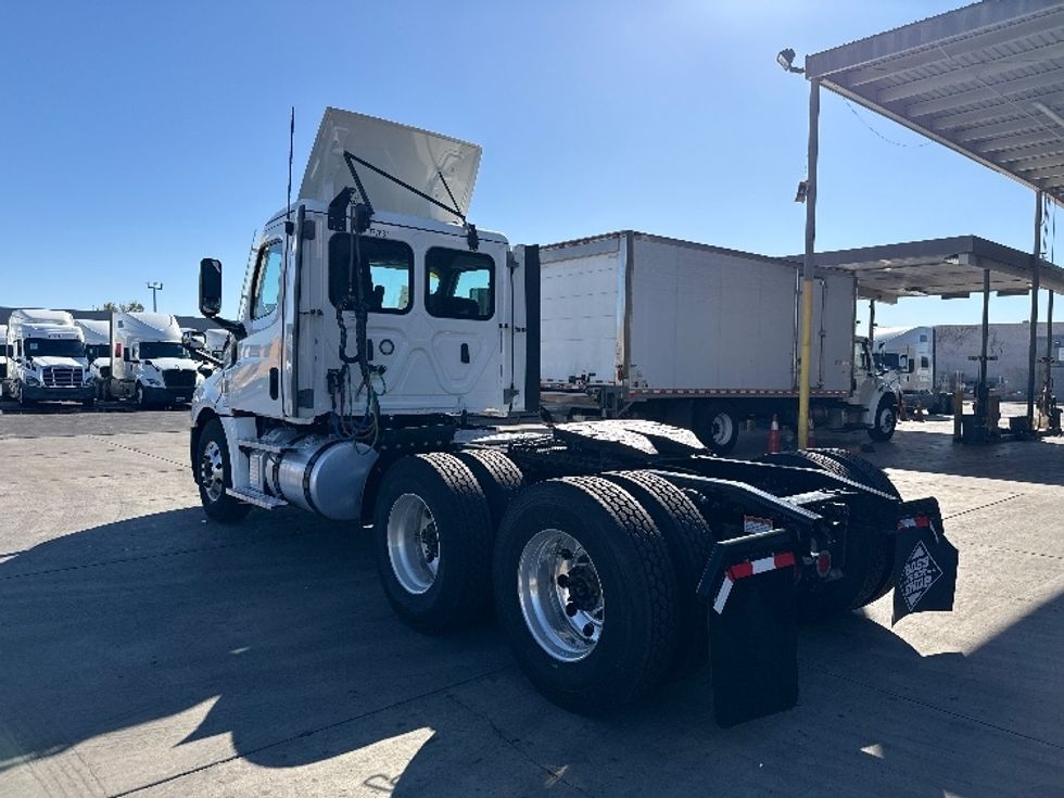 Day Cab Tractor-Heavy Duty Tractors-Freightliner-2021-T12664ST-Phoenix-AZ-827,885\n\t\tmiles-$ 30,000 - Image 5