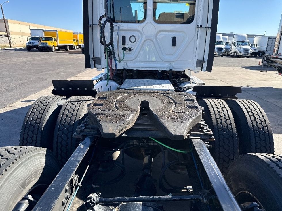 Day Cab Tractor-Heavy Duty Tractors-Freightliner-2021-T12664ST-Phoenix-AZ-827,885\n\t\tmiles-$ 30,000 - Image 6