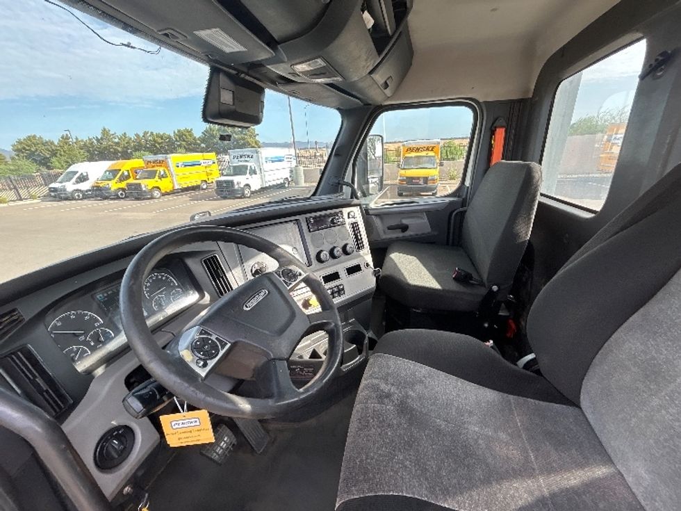 Day Cab Tractor-Heavy Duty Tractors-Freightliner-2021-T12664ST-Phoenix-AZ-849,092\n\t\tmiles-$ 26,750 - Image 10