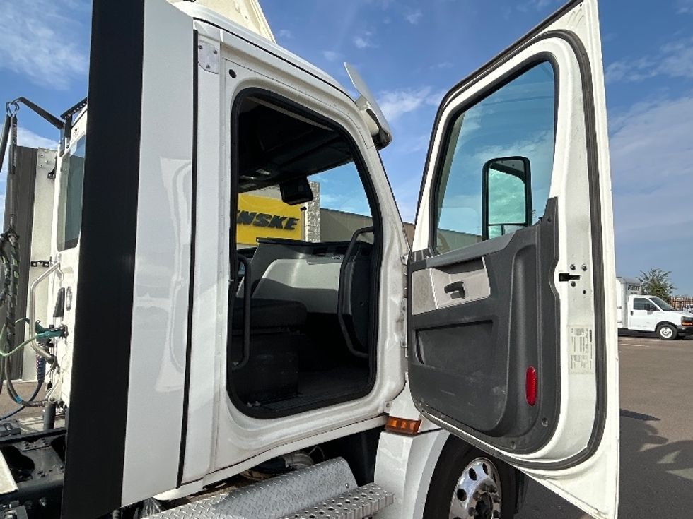 Day Cab Tractor-Heavy Duty Tractors-Freightliner-2021-T12664ST-Phoenix-AZ-849,092\n\t\tmiles-$ 26,750 - Image 12