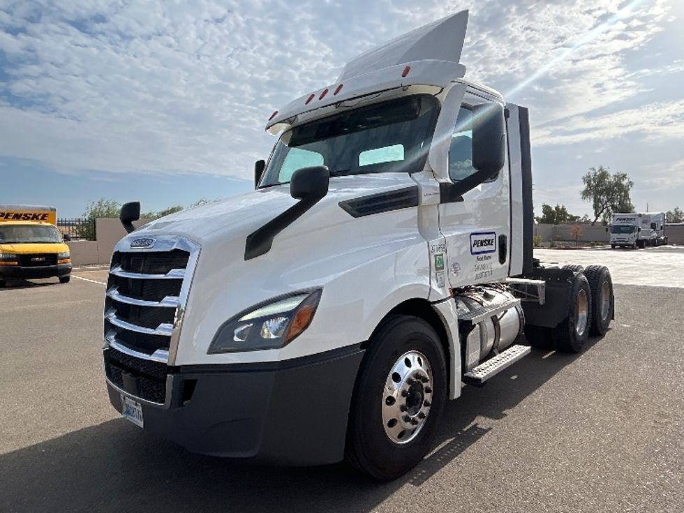 Day Cab Tractor-Heavy Duty Tractors-Freightliner-2021-T12664ST-Phoenix-AZ-849,092\n\t\tmiles-$ 26,750 - Image 3