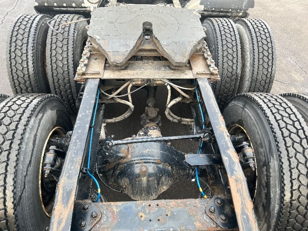 Day Cab Tractor-Heavy Duty Tractors-Freightliner-2021-T12664ST-Pittsburgh-PA-387,653\n\t\tmiles-$ 52,500 - Image 6