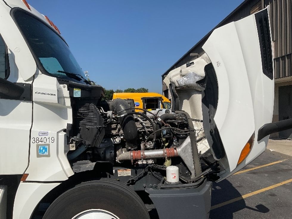 Day Cab Tractor-Heavy Duty Tractors-Freightliner-2021-T12664ST-Plymouth-MI-514,263\n\t\tmiles-$ 45,500 - Image 15