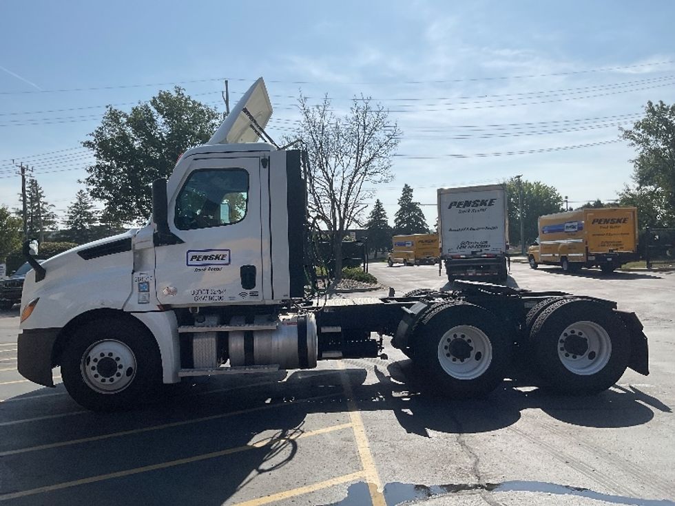 Day Cab Tractor-Heavy Duty Tractors-Freightliner-2021-T12664ST-Plymouth-MI-514,263\n\t\tmiles-$ 45,500 - Image 4