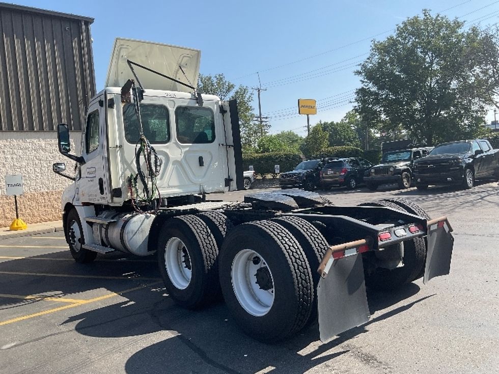 Day Cab Tractor-Heavy Duty Tractors-Freightliner-2021-T12664ST-Plymouth-MI-514,263\n\t\tmiles-$ 45,500 - Image 5