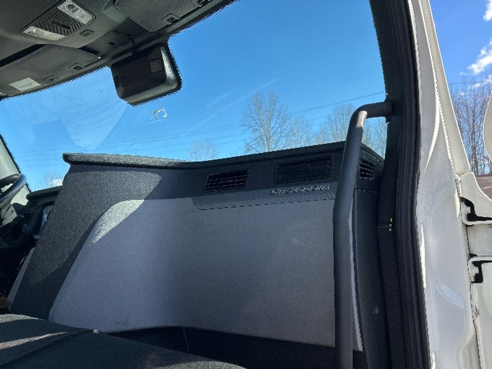 Day Cab Tractor-Heavy Duty Tractors-Freightliner-2021-T12664ST-Poplar Bluff-MO-157,393\n\t\tmiles-$ 76,000 - Image 13