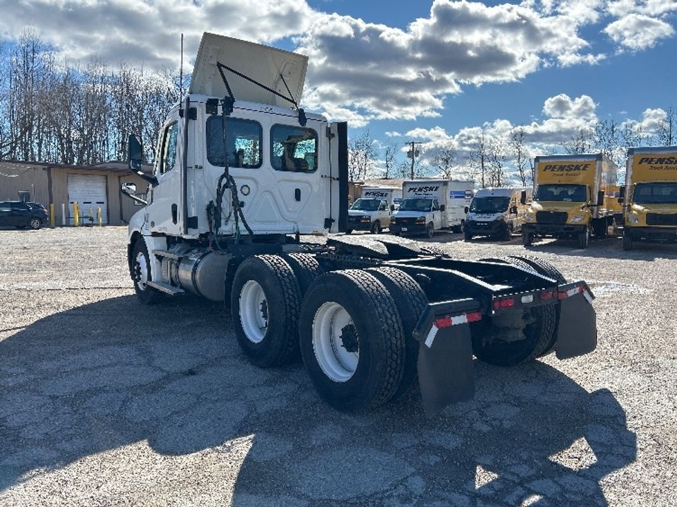Day Cab Tractor-Heavy Duty Tractors-Freightliner-2021-T12664ST-Poplar Bluff-MO-157,393\n\t\tmiles-$ 76,000 - Image 5