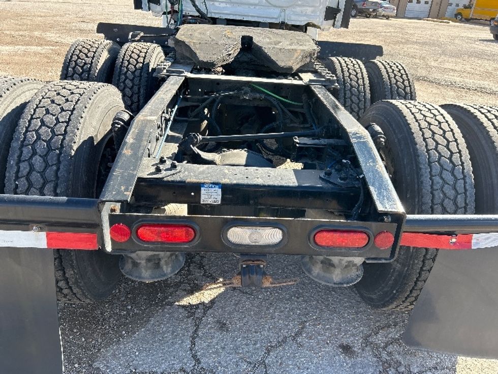 Day Cab Tractor-Heavy Duty Tractors-Freightliner-2021-T12664ST-Poplar Bluff-MO-157,393\n\t\tmiles-$ 76,000 - Image 6