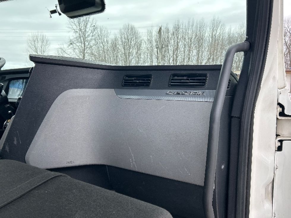 Day Cab Tractor-Heavy Duty Tractors-Freightliner-2021-T12664ST-Poplar Bluff-MO-357,436\n\t\tmiles-$ 61,500 - Image 13