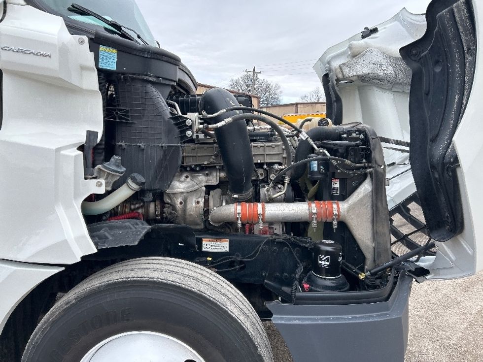 Day Cab Tractor-Heavy Duty Tractors-Freightliner-2021-T12664ST-Poplar Bluff-MO-357,436\n\t\tmiles-$ 61,500 - Image 15