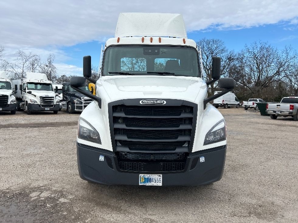Day Cab Tractor-Heavy Duty Tractors-Freightliner-2021-T12664ST-Poplar Bluff-MO-357,436\n\t\tmiles-$ 61,500 - Image 2