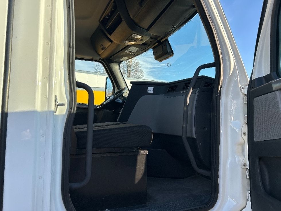Day Cab Tractor-Heavy Duty Tractors-Freightliner-2021-T12664ST-Poplar Bluff-MO-366,387\n\t\tmiles-$ 61,750 - Image 12