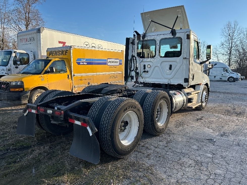 Day Cab Tractor-Heavy Duty Tractors-Freightliner-2021-T12664ST-Poplar Bluff-MO-366,387\n\t\tmiles-$ 61,750 - Image 7