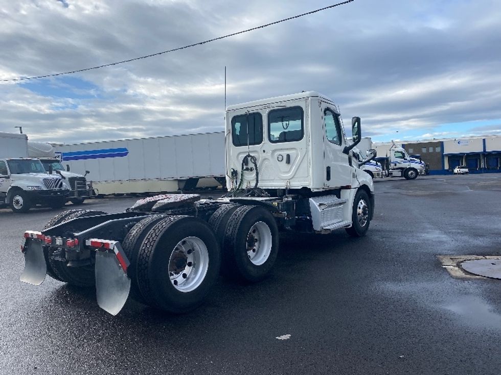 Day Cab Tractor-Heavy Duty Tractors-Freightliner-2021-T12664ST-Portland-OR-185,392\n\t\tmiles-$ 68,500 - Image 7