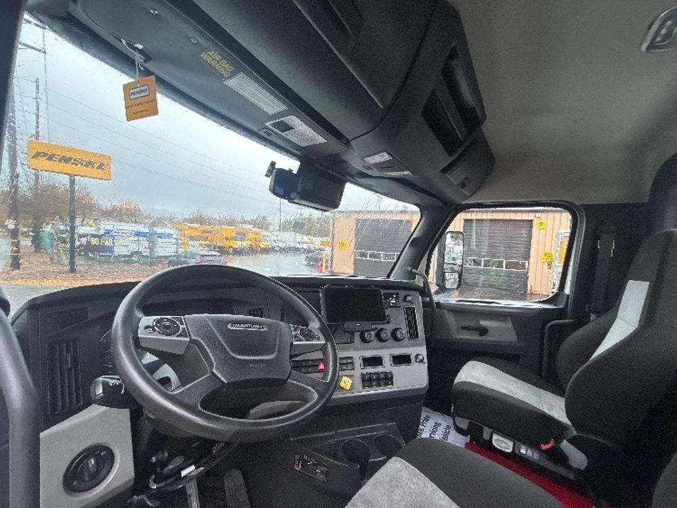 Day Cab Tractor-Heavy Duty Tractors-Freightliner-2021-T12664ST-Portland-OR-208,432\n\t\tmiles-$ 73,000 - Image 10