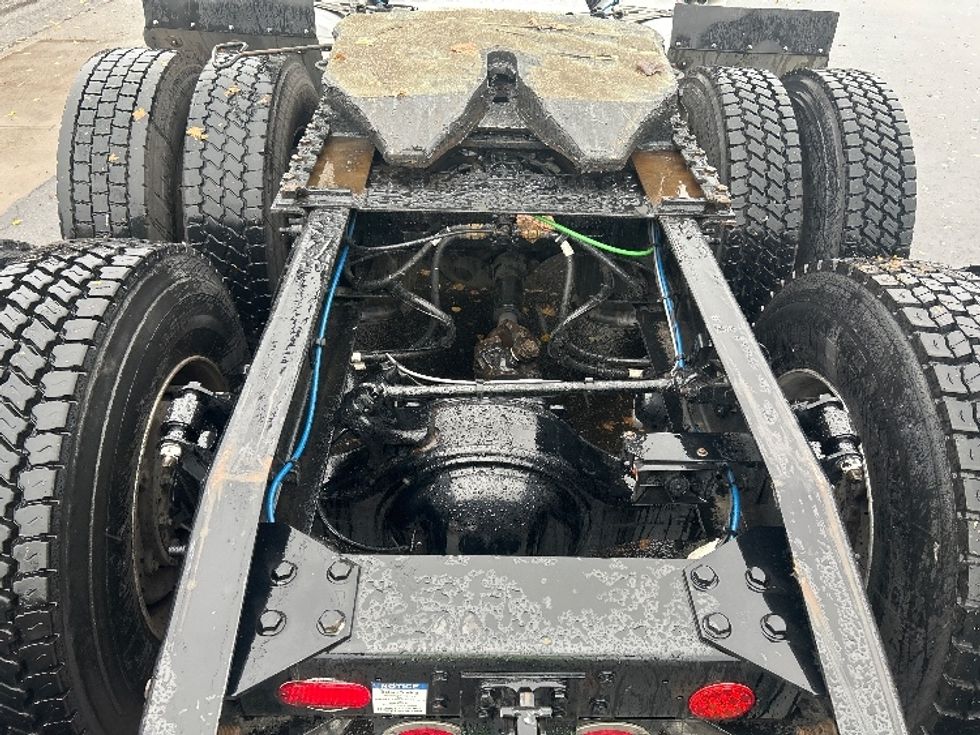 Day Cab Tractor-Heavy Duty Tractors-Freightliner-2021-T12664ST-Portland-OR-208,432\n\t\tmiles-$ 73,000 - Image 6