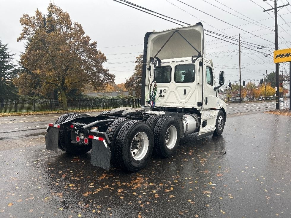 Day Cab Tractor-Heavy Duty Tractors-Freightliner-2021-T12664ST-Portland-OR-208,432\n\t\tmiles-$ 73,000 - Image 7