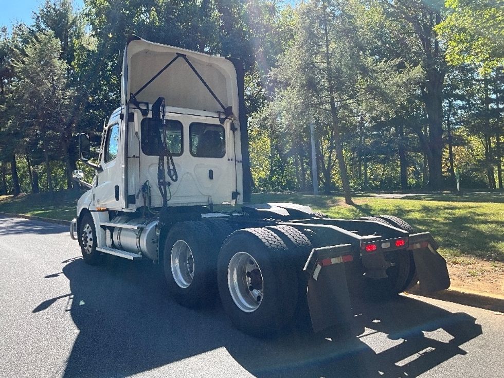 Day Cab Tractor-Heavy Duty Tractors-Freightliner-2021-T12664ST-Reading-PA-358,582\n\t\tmiles-$ 58,500 - Image 5