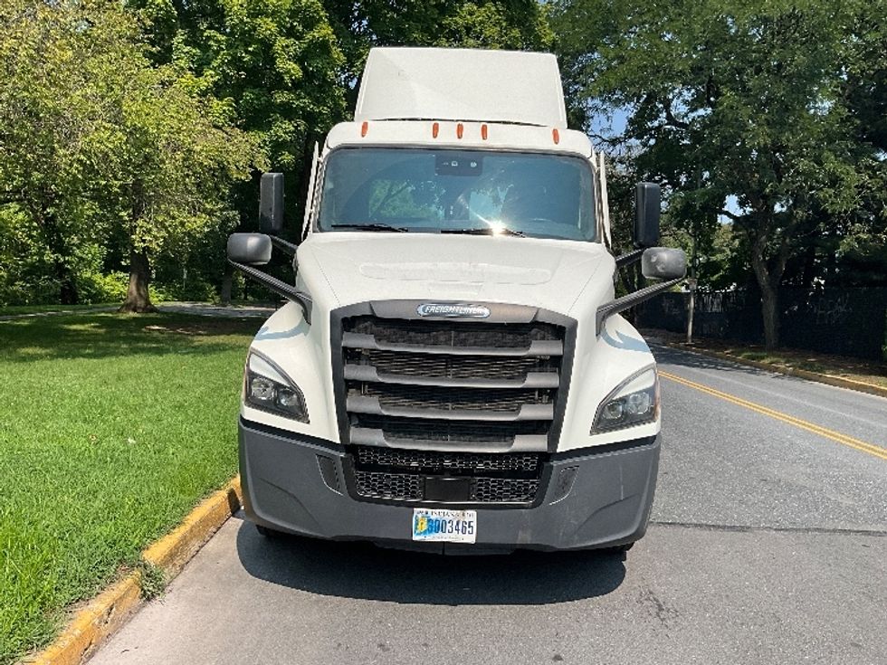 Day Cab Tractor-Heavy Duty Tractors-Freightliner-2021-T12664ST-Reading-PA-527,186\n\t\tmiles-$ 43,500 - Image 2