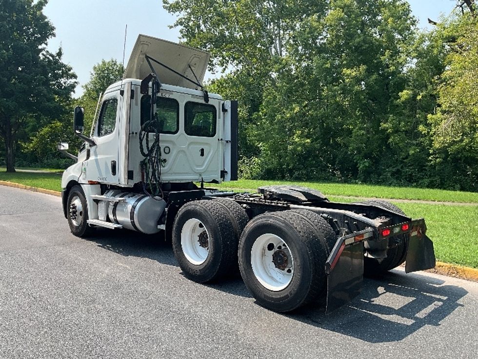 Day Cab Tractor-Heavy Duty Tractors-Freightliner-2021-T12664ST-Reading-PA-527,186\n\t\tmiles-$ 43,500 - Image 5