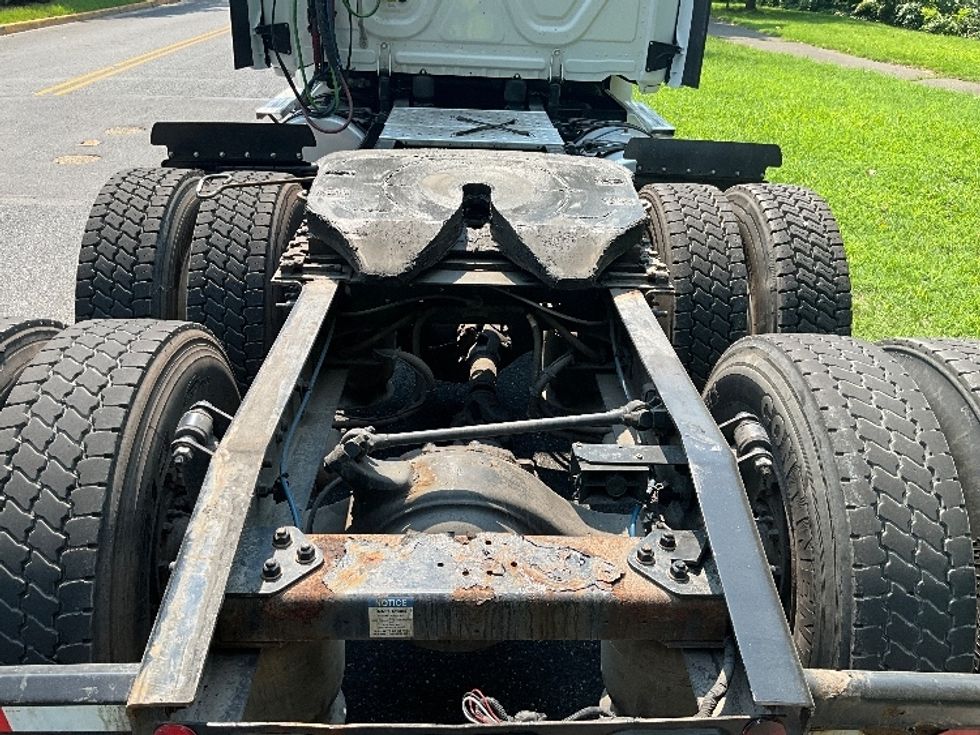 Day Cab Tractor-Heavy Duty Tractors-Freightliner-2021-T12664ST-Reading-PA-527,186\n\t\tmiles-$ 43,500 - Image 6