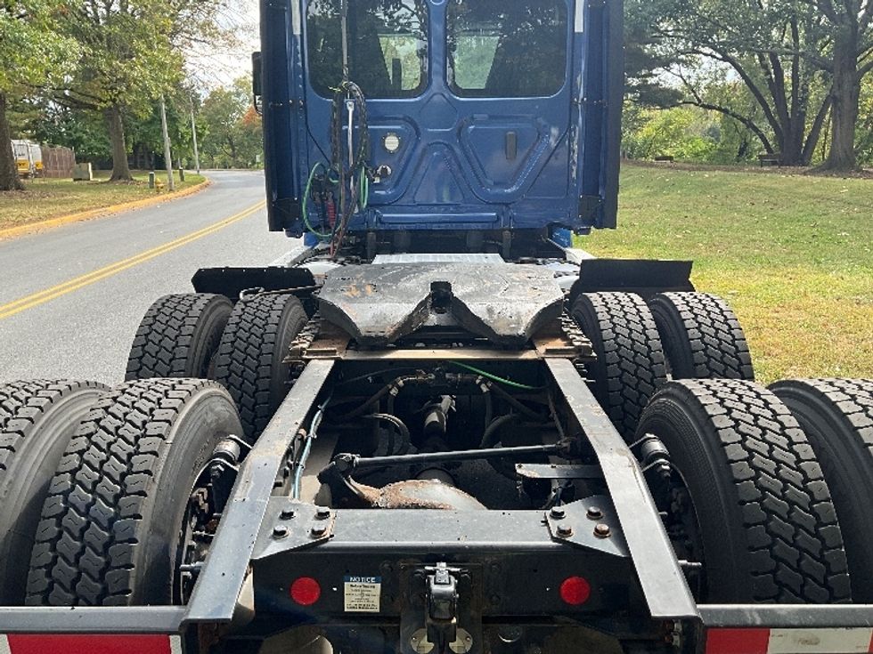 Day Cab Tractor-Heavy Duty Tractors-Freightliner-2021-T12664ST-Reading-PA-607,507\n\t\tmiles-$ 36,250 - Image 6