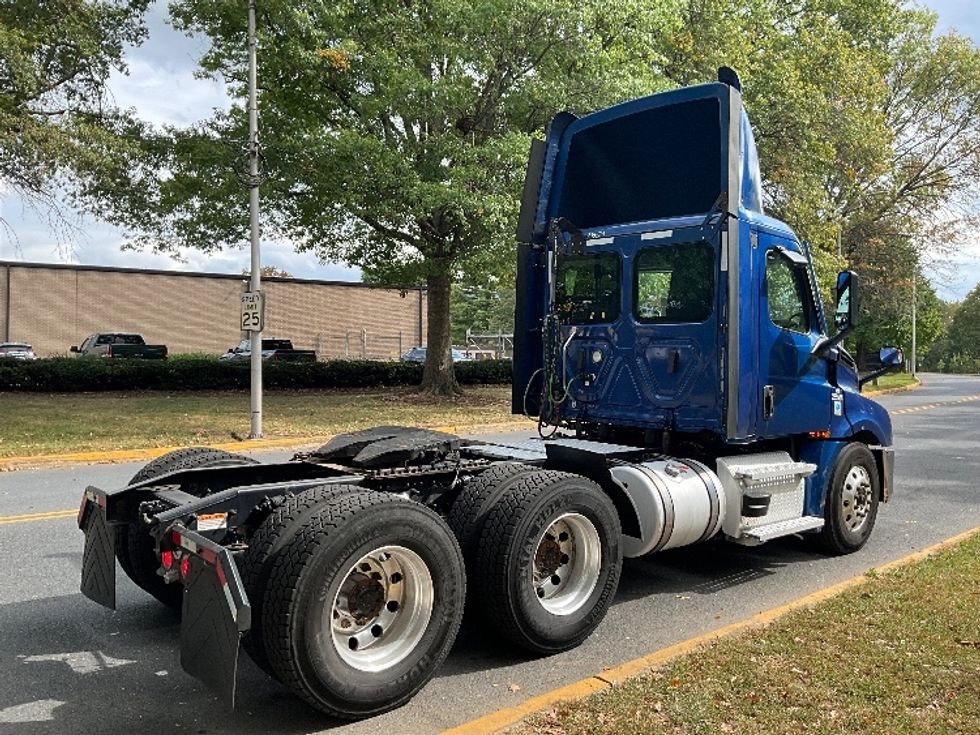 Day Cab Tractor-Heavy Duty Tractors-Freightliner-2021-T12664ST-Reading-PA-607,507\n\t\tmiles-$ 36,250 - Image 7