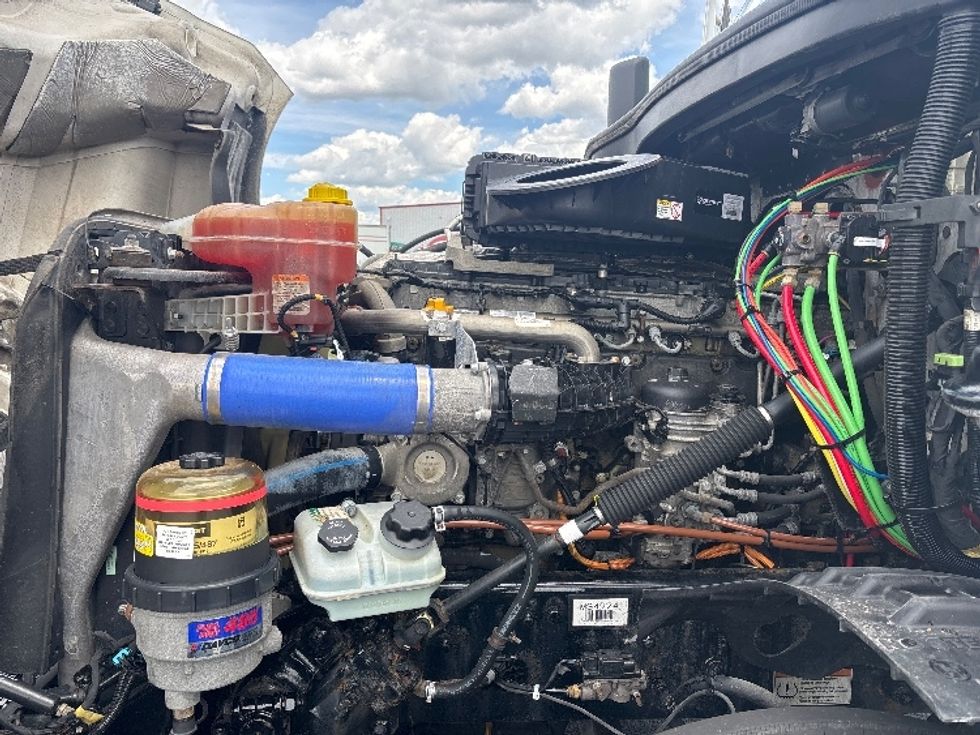 Day Cab Tractor-Heavy Duty Tractors-Freightliner-2021-T12664ST-Richmond-IN-496,334\n\t\tmiles-$ 46,500 - Image 16