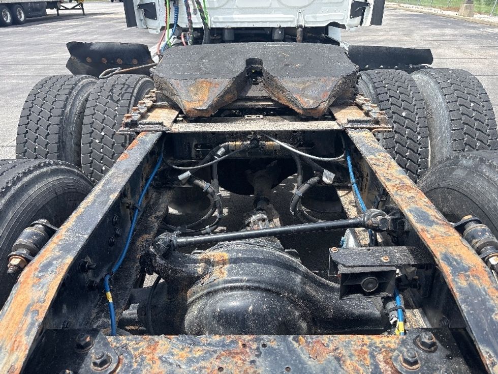Day Cab Tractor-Heavy Duty Tractors-Freightliner-2021-T12664ST-Richmond-IN-496,334\n\t\tmiles-$ 46,500 - Image 6