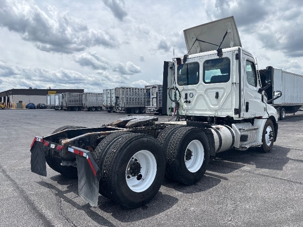 Day Cab Tractor-Heavy Duty Tractors-Freightliner-2021-T12664ST-Richmond-IN-496,334\n\t\tmiles-$ 46,500 - Image 7