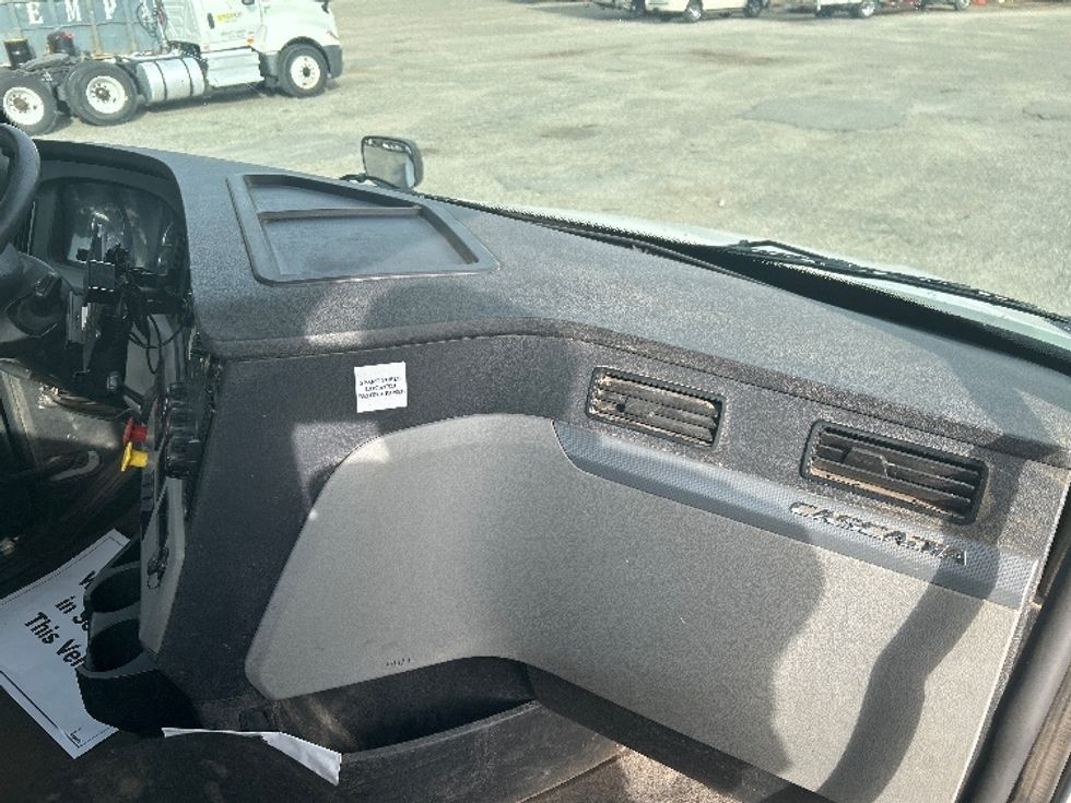 Day Cab Tractor-Heavy Duty Tractors-Freightliner-2021-T12664ST-Richmond-VA-512,721\n\t\tmiles-$ 46,250 - Image 13