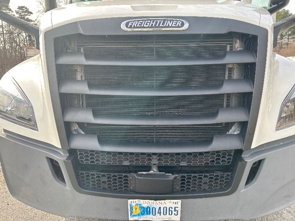 Day Cab Tractor-Heavy Duty Tractors-Freightliner-2021-T12664ST-Richmond-VA-512,721\n\t\tmiles-$ 46,250 - Image 19